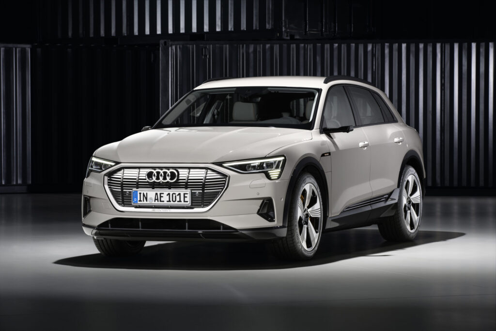 Audi_e-tron_quattro-Convertible-Technical_Specification-Full_electric_Audi_e-tron_quattro-EV_Database, Battery-Real_Range-Performance-Charging-Energy_Consuption-Demensions_and_Weight-EV_Gallery