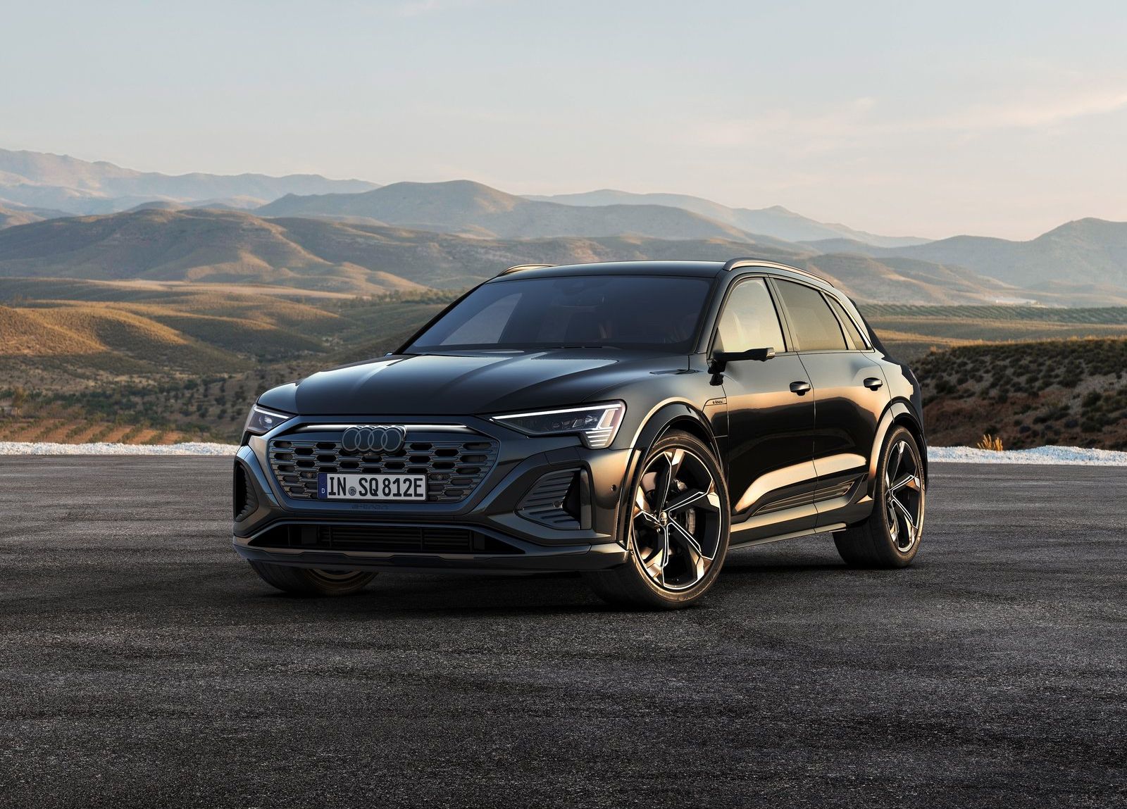 Read more about the article Audi SQ8 e-tron quattro