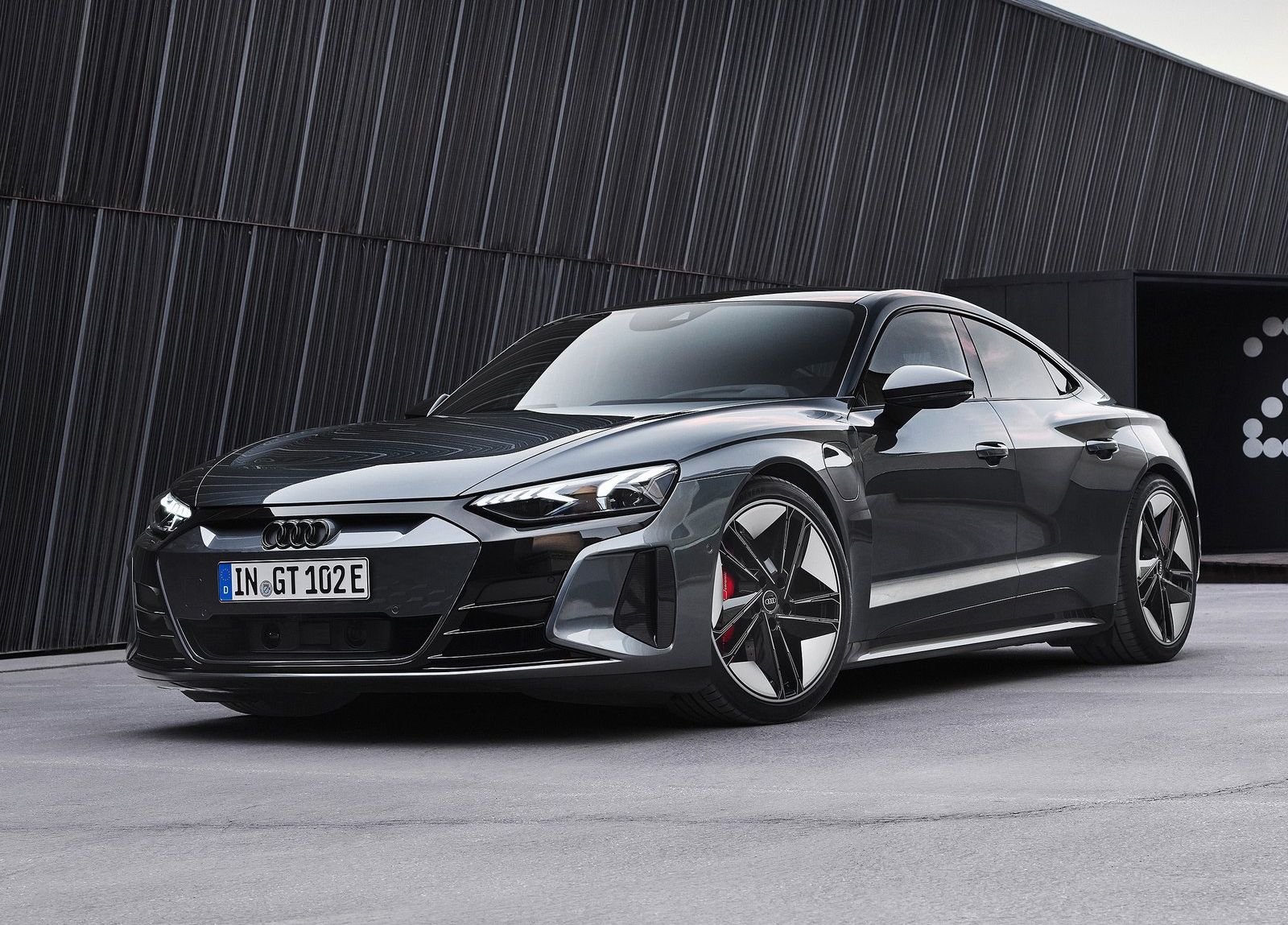 Read more about the article Audi RS e-tron GT quattro 2021