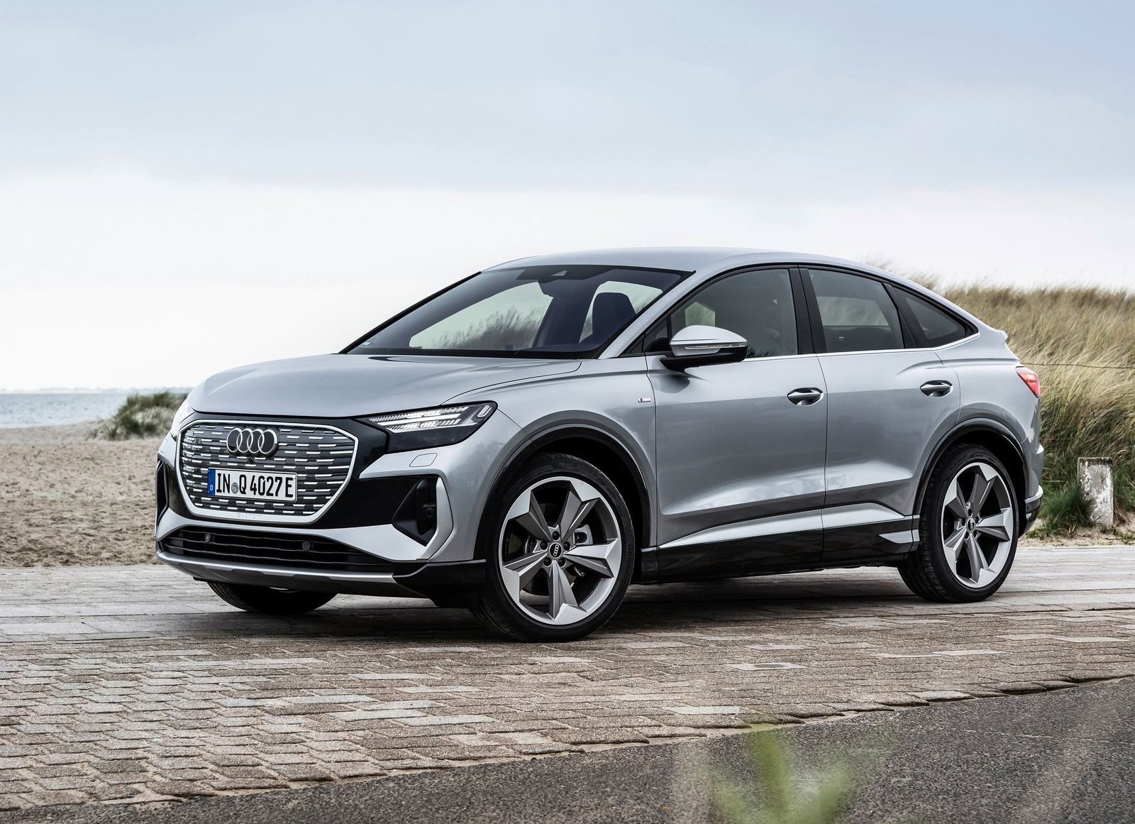 Read more about the article Audi Q4 Sportback e-tron 50 quattro 2021