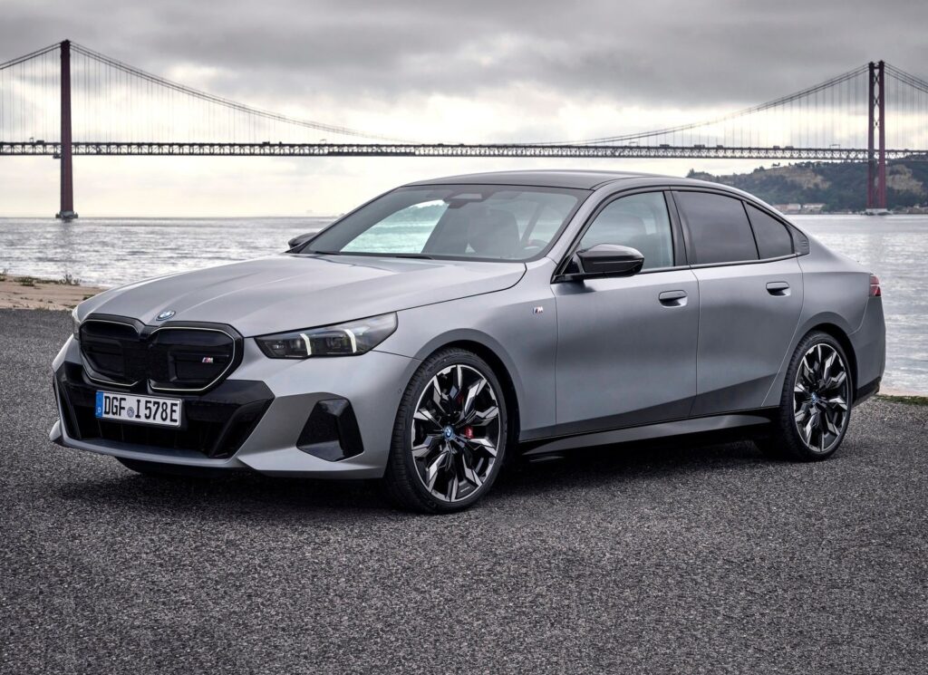 BMW-i5-M60-xdrive_2023-Technical_Specification-Full_electric_BMW-i5-M60-Exterior_EV_Database, Battery-Real_Range-Charging-Energy_Consumption-Dimensions-and-Weight_Gallery