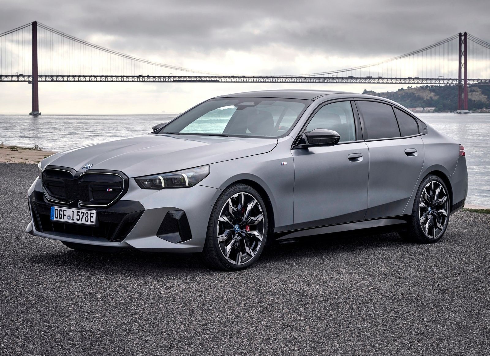 Read more about the article BMW i5 M60 xDrive 2025