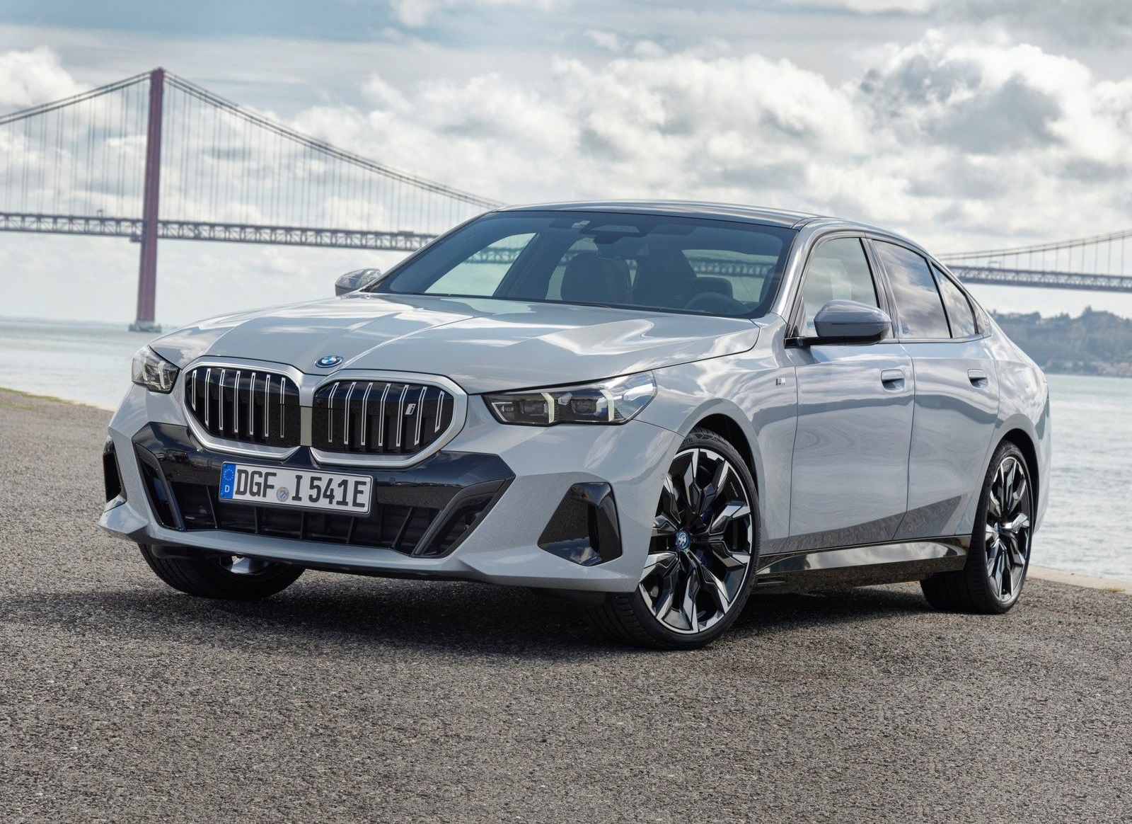 Read more about the article BMW i5 eDrive40 2023