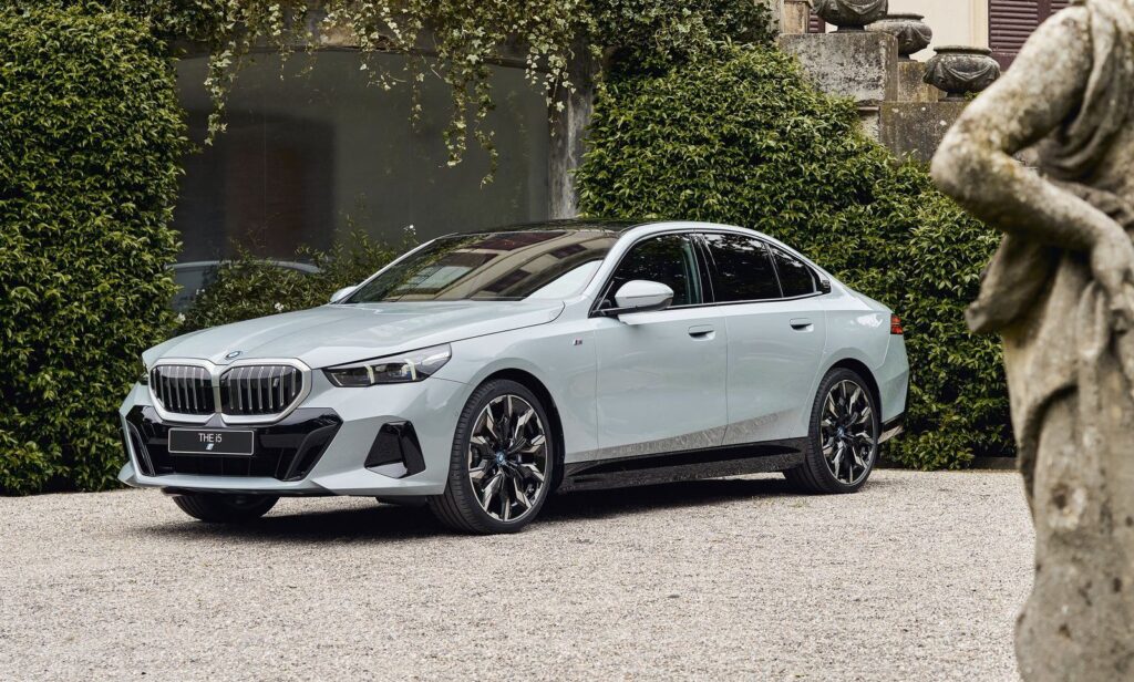 BMW-i5-eDrive-2023-Technical_Specification-Full_electric_BMW-i5-2023-Exterior_EV_Database, Battery-Real_Range-Charging-Energy_Consumption-Dimensions-and-Weight_Gallery