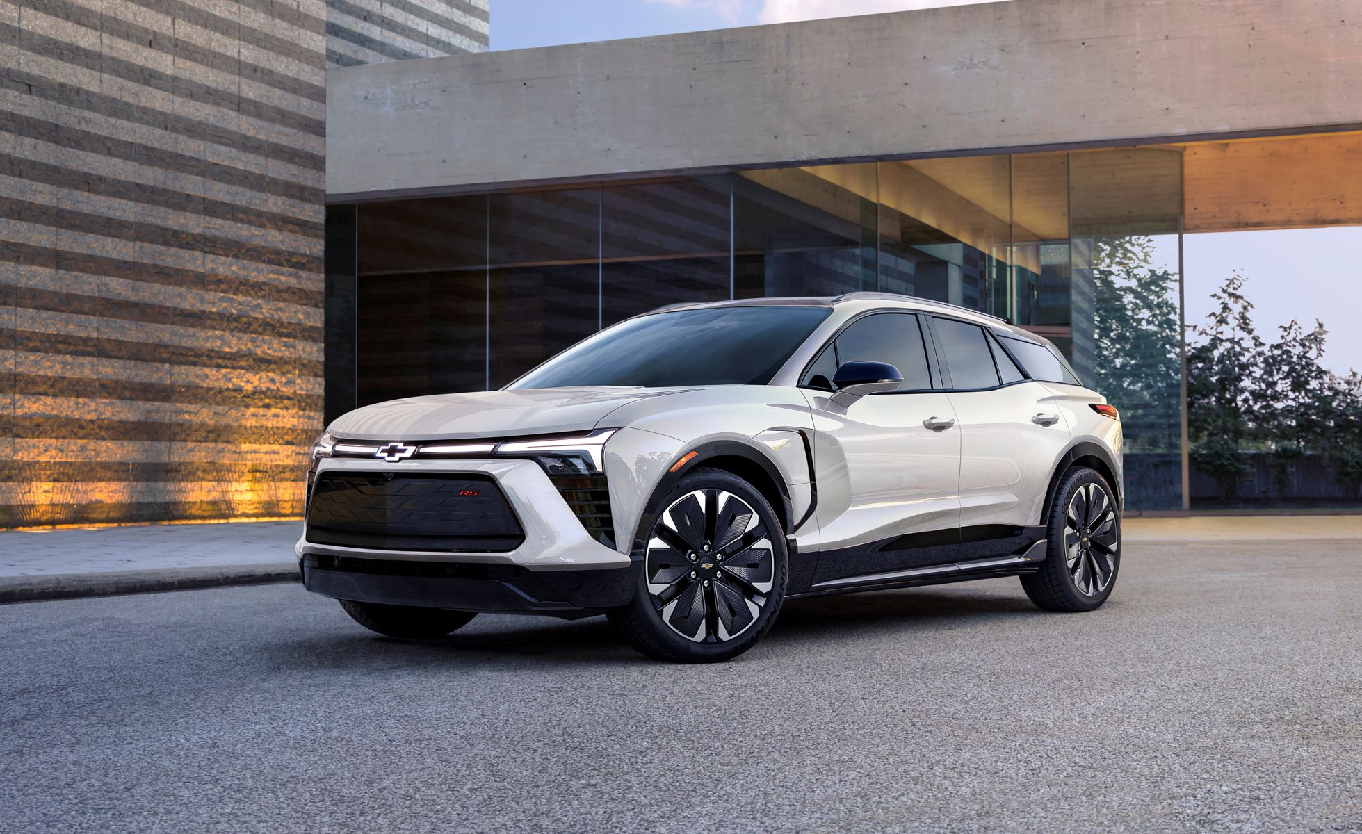 Read more about the article Chevrolet Blazer EV LT AWD