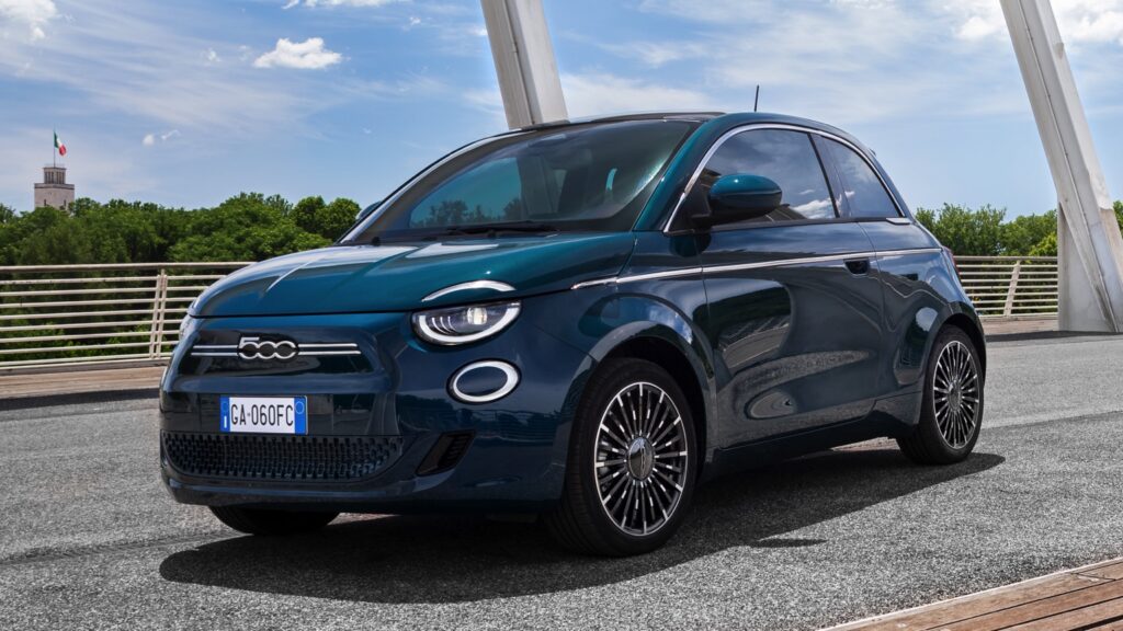 Fiat_500e_hatchback_2020-Electric-Technical_Specification-Full_electric-Fiat_500e_hatchback_2020-Electric-Exterior-EV_Database-Battery-Real_Range-Charging-Demensions-Weight-Gallery