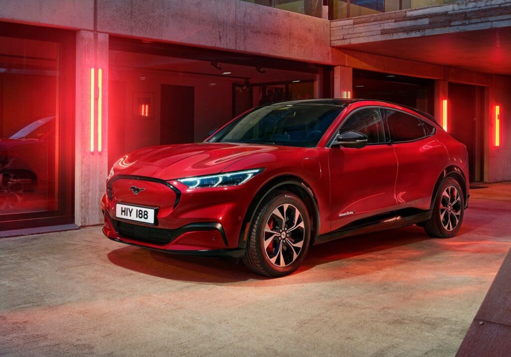 Ford_Mustang_Mach-E-Electric_Cars-Technical_Specification-Full_electric-Ford_Mustang_Mach-E-Electric-Exterior-EV_Database-Battery-Real_Range-Charging-Demensions-Weight-Gallery