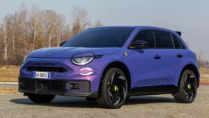 Abarth 600e Scorpionissima Electric Cars Technical Specification-Full_electric-Abarth 600e Electric Exterior EV_Database Battery Real_Range Charging Dimensions Weight Gallery
