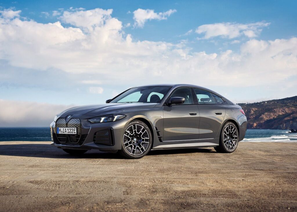 BMW i4 eDrive Gran Coupe 2025 Electric Cars Technical Specs Full-electric BMW i4 2025 Electric Exterior EV_Database Battery Real-Range Charging Dimensions Weight Gallery