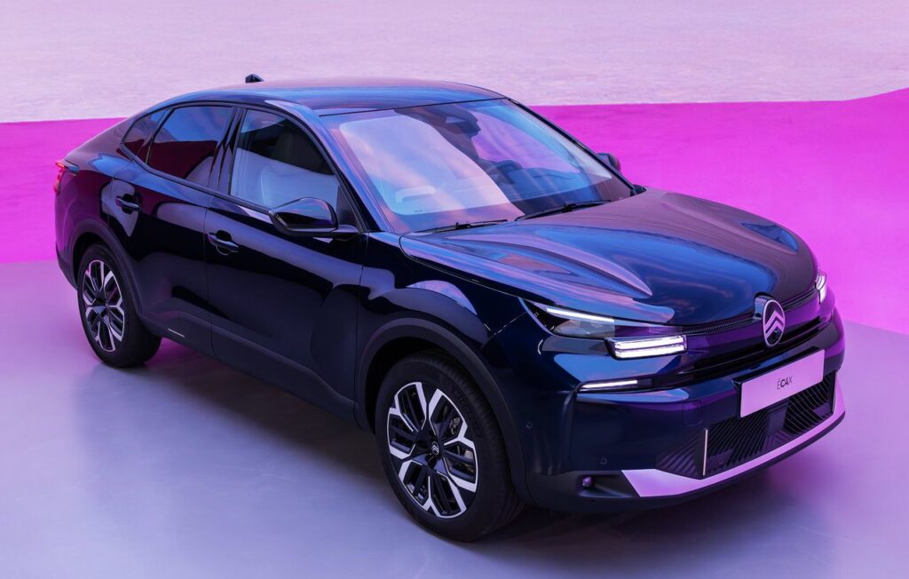 Citroen e-C4 X Electric Cars Technical Specs Full-electric Citroen e-C4 X Exterior EV_Database Battery Real-Range Charging Dimensions Weight Gallery