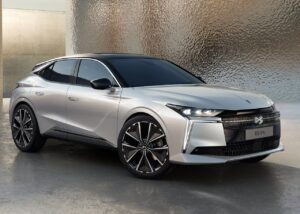 DS N°4 E-Tense Electric Cars Technical Specs Full-electric DS N°4 E-Tense Exterior EV_Database Battery Real-Range Charging Dimensions Weight Gallery
