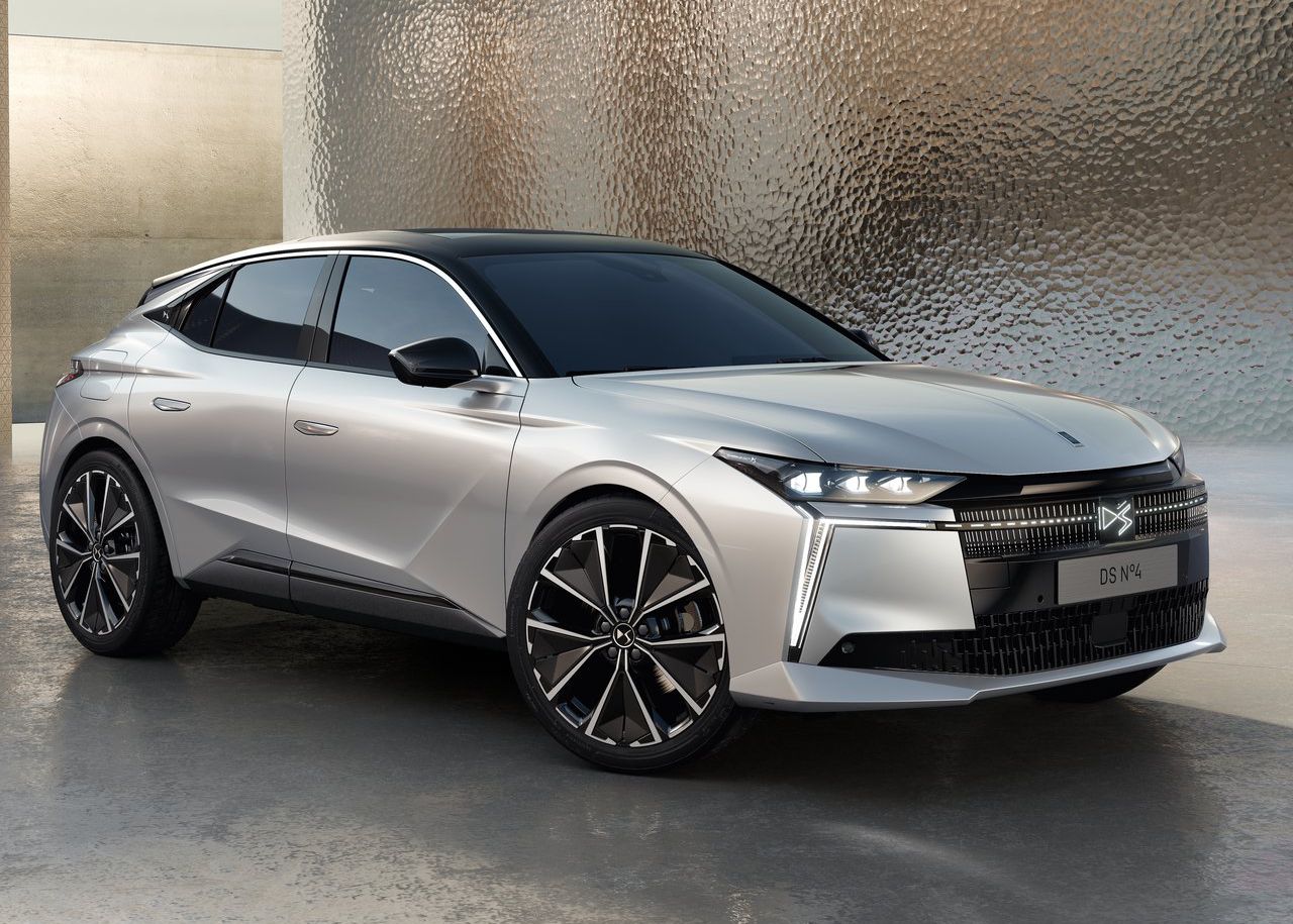 Read more about the article DS N°4 E-Tense 2025