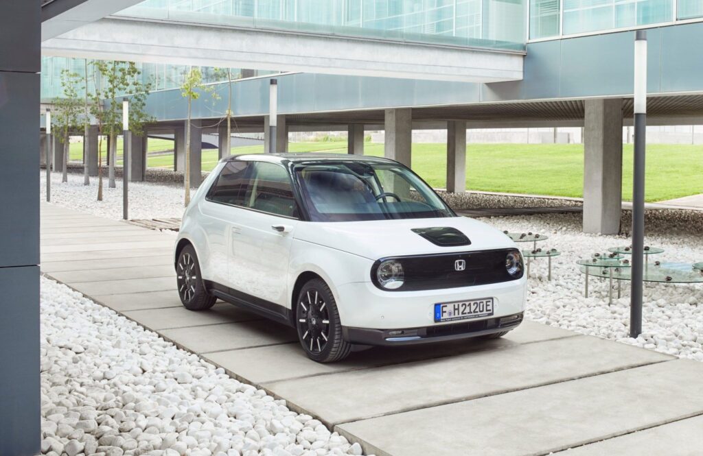 Honda e Electric Car Technical Specs Full-electric Exterior Interior Power Battery Real-Range Charging Dimensions Gallery EV_Database